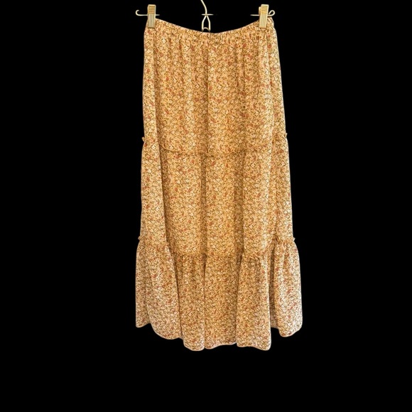 Dex Floral Tiered Maxi Skirt in Beige and Light Brown - Picture 4 of 6